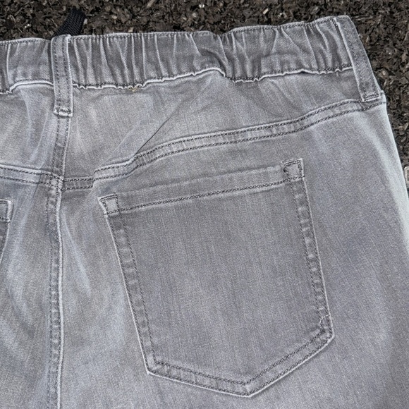 NWT Torrid Crop Pull-On Weekend Straight Super Soft Mid-Rise Jeans - Picture 7 of 9